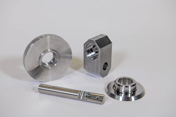 Mechanische Bearbeitung - Präzisionsbauteile aus Metall als Einzelstücke oder in Kleinserien, für Schweiß- oder Blechbaugruppen.
